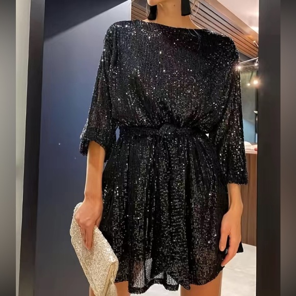 Dresses & Skirts - Luxe black long sleeve party formal sequins dress